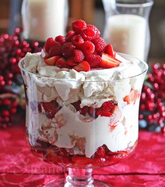 Skinny Berry Cheesecake Trifle